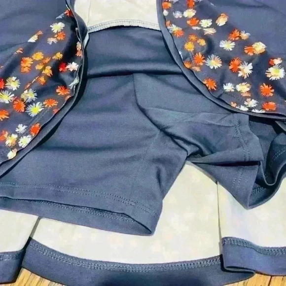 Callaway TrueSculpt Floral Block Flounce Hem Golf Skort- Size L (NWT) - Picture 3 of 6